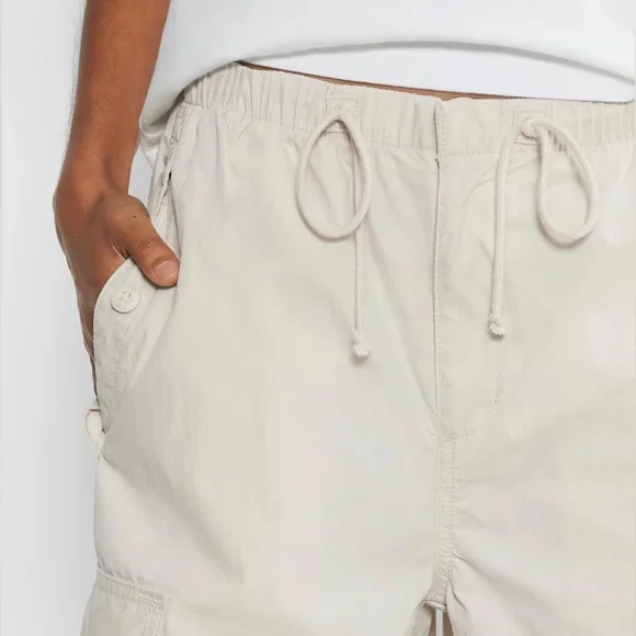 Aritzia Tna Squad Pocket Parachute Cream Elastic Waist Pants Size S - Picture 4 of 16